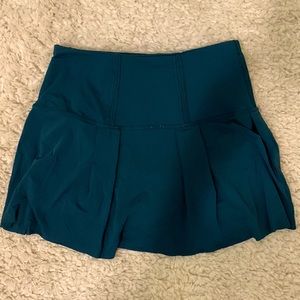 Lululemon green skort. Size 4